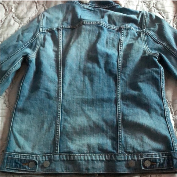 Levi’s Denim Trucker Jacket - size Medium - Picture 3 of 3